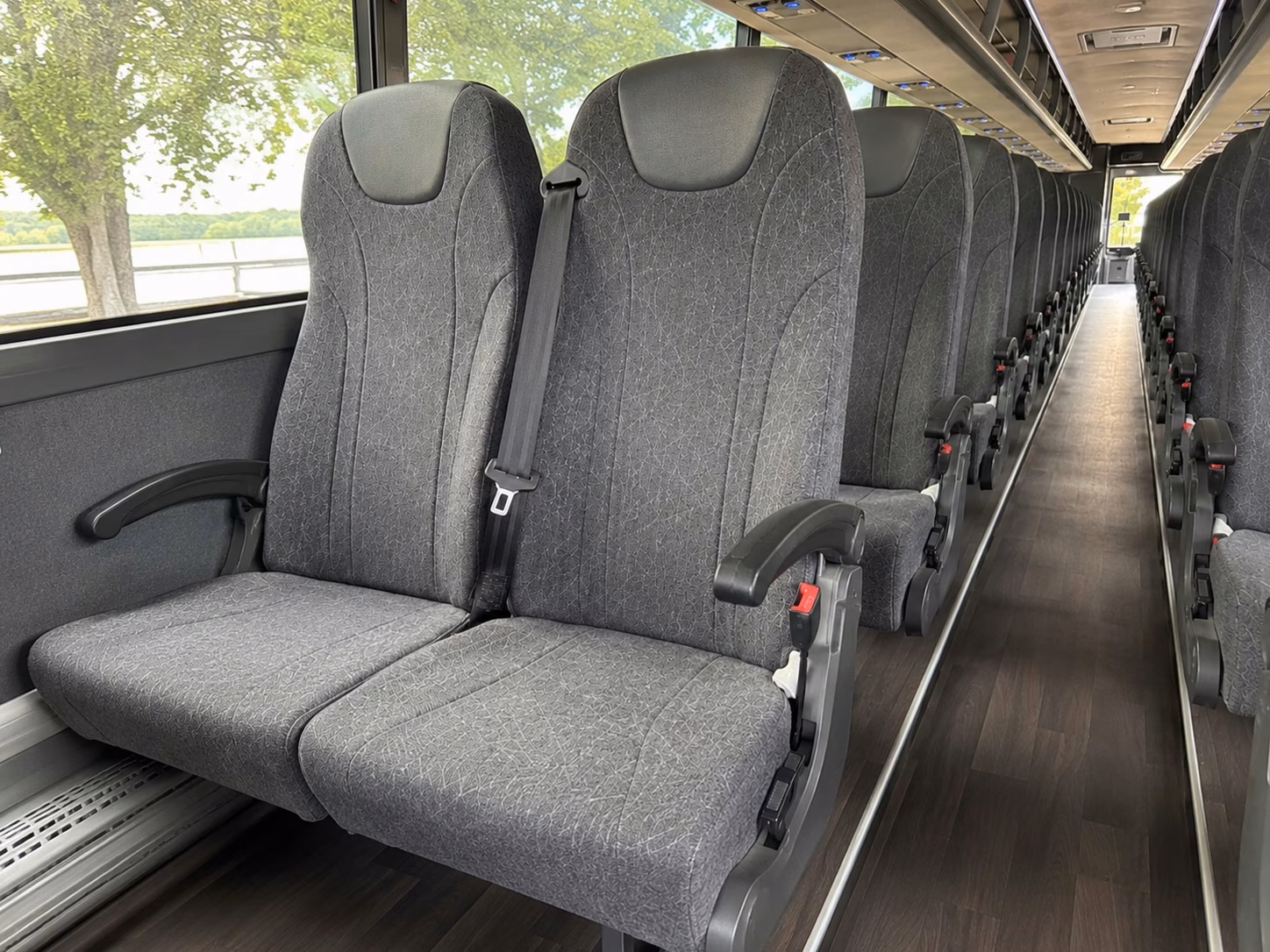 how where and when you re traveling in manhattan affects your bus rental rate