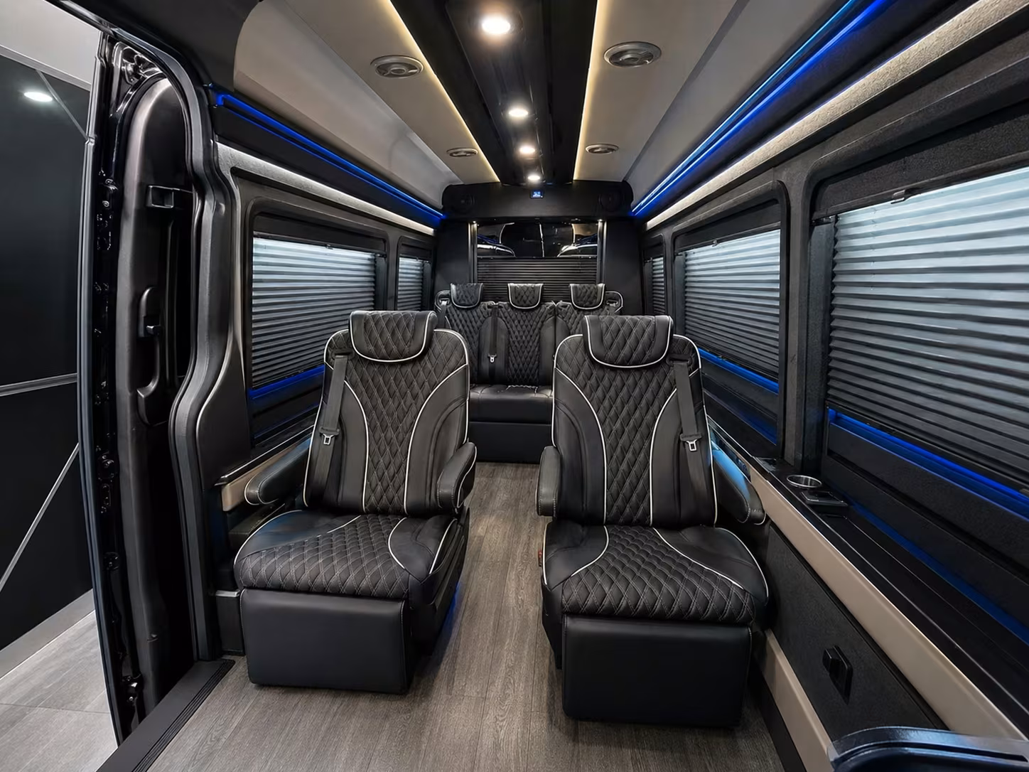 manhattan group transportation to laguardia airport
